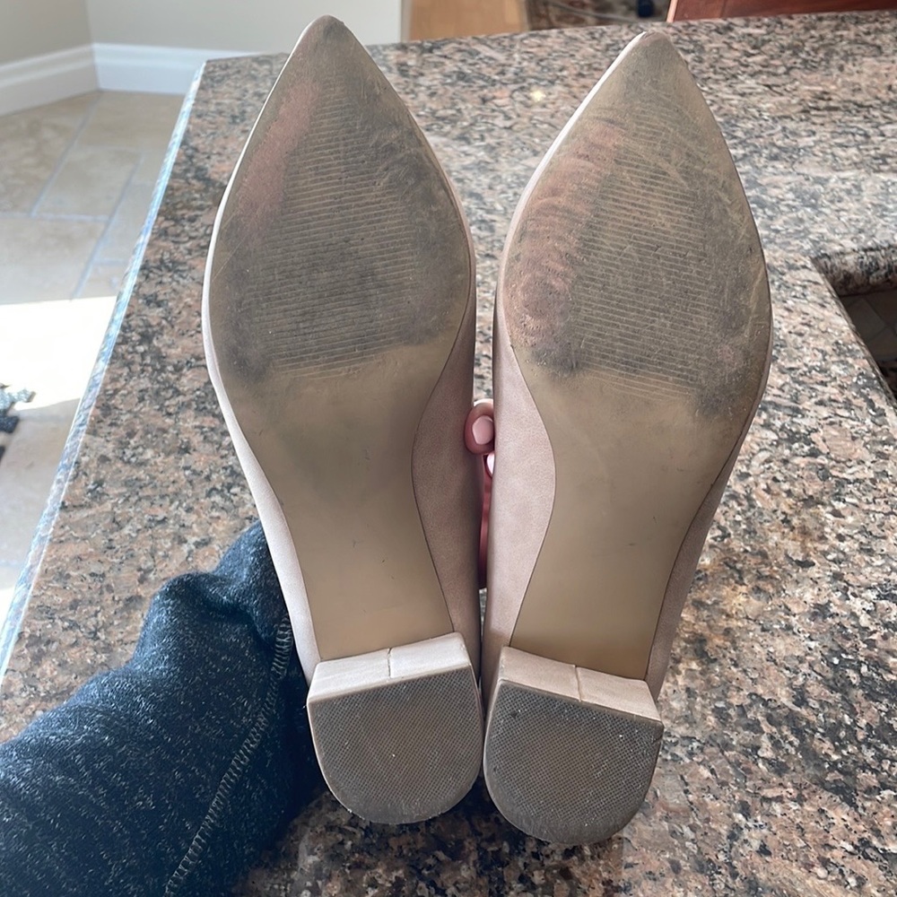 Point Toe Pumps - Picture 8 of 9